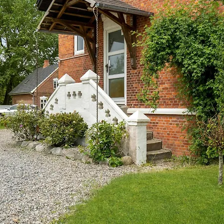 Апартаменты Lovely In With Wifi *